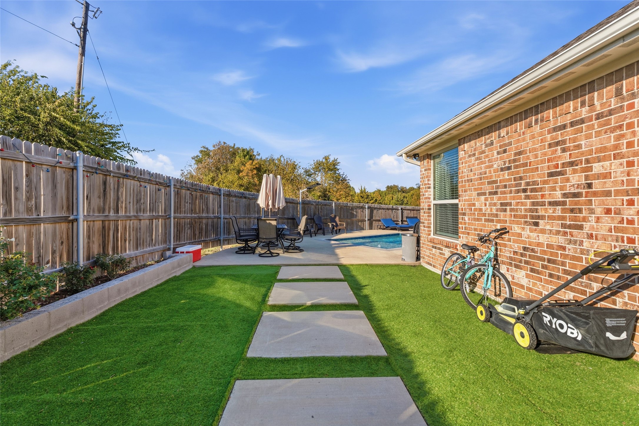 1357 Lake Grove Lane Desoto TX 75115