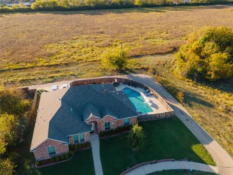 1357 Lake Grove Lane Desoto TX 75115