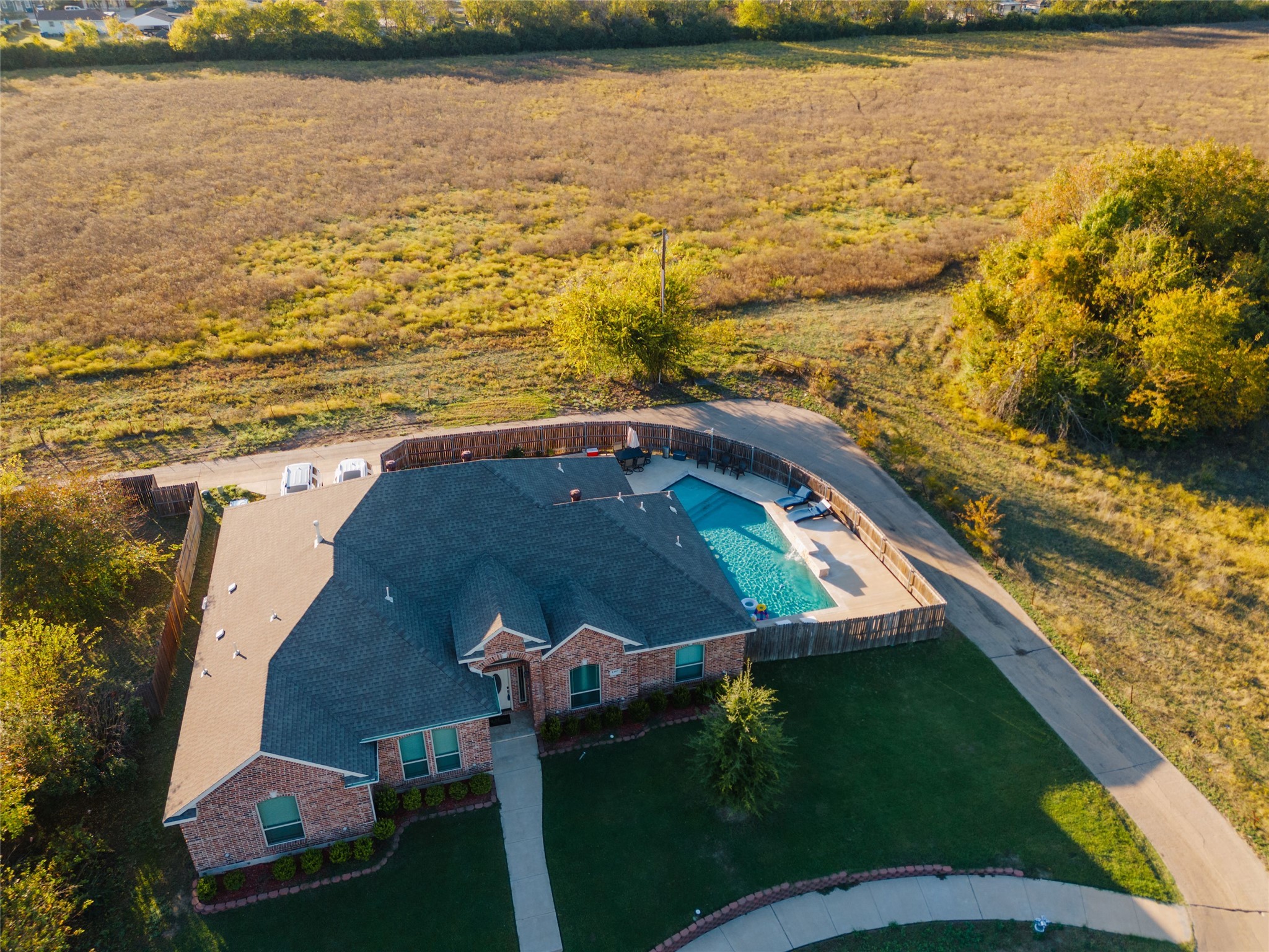 1357 Lake Grove Lane Desoto TX 75115