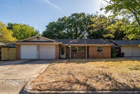 1029 Blue Lake Drive Fort Worth TX 76103