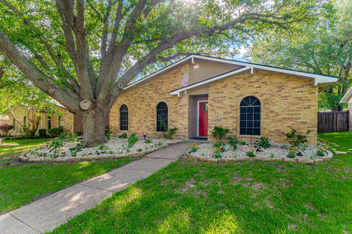 6221 Glenmoor Drive Garland TX 75043