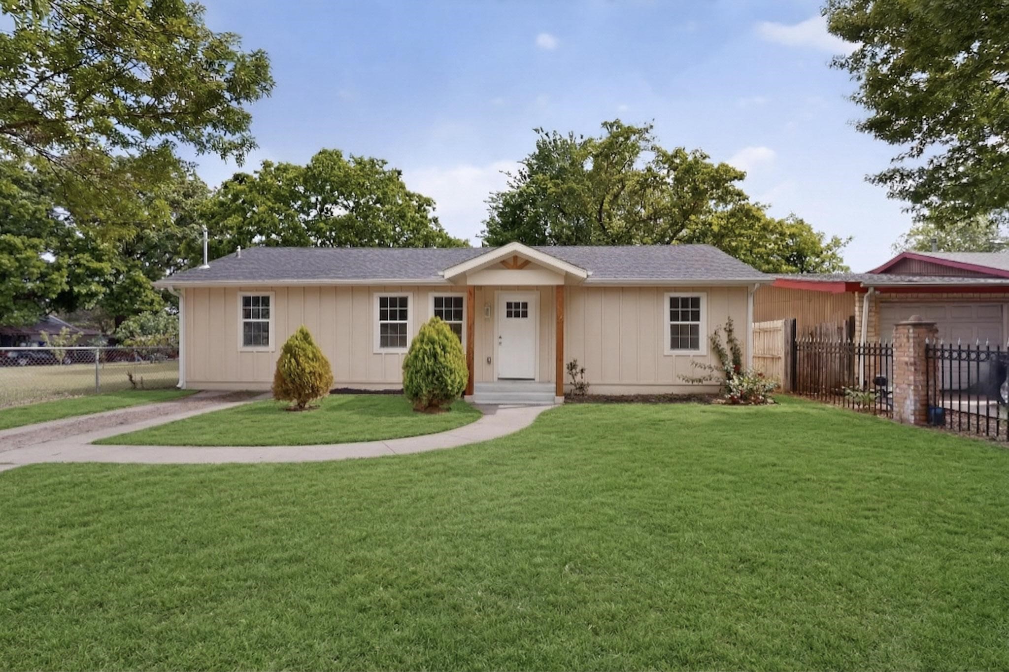 910 S Chatfield Street Ennis TX 75119