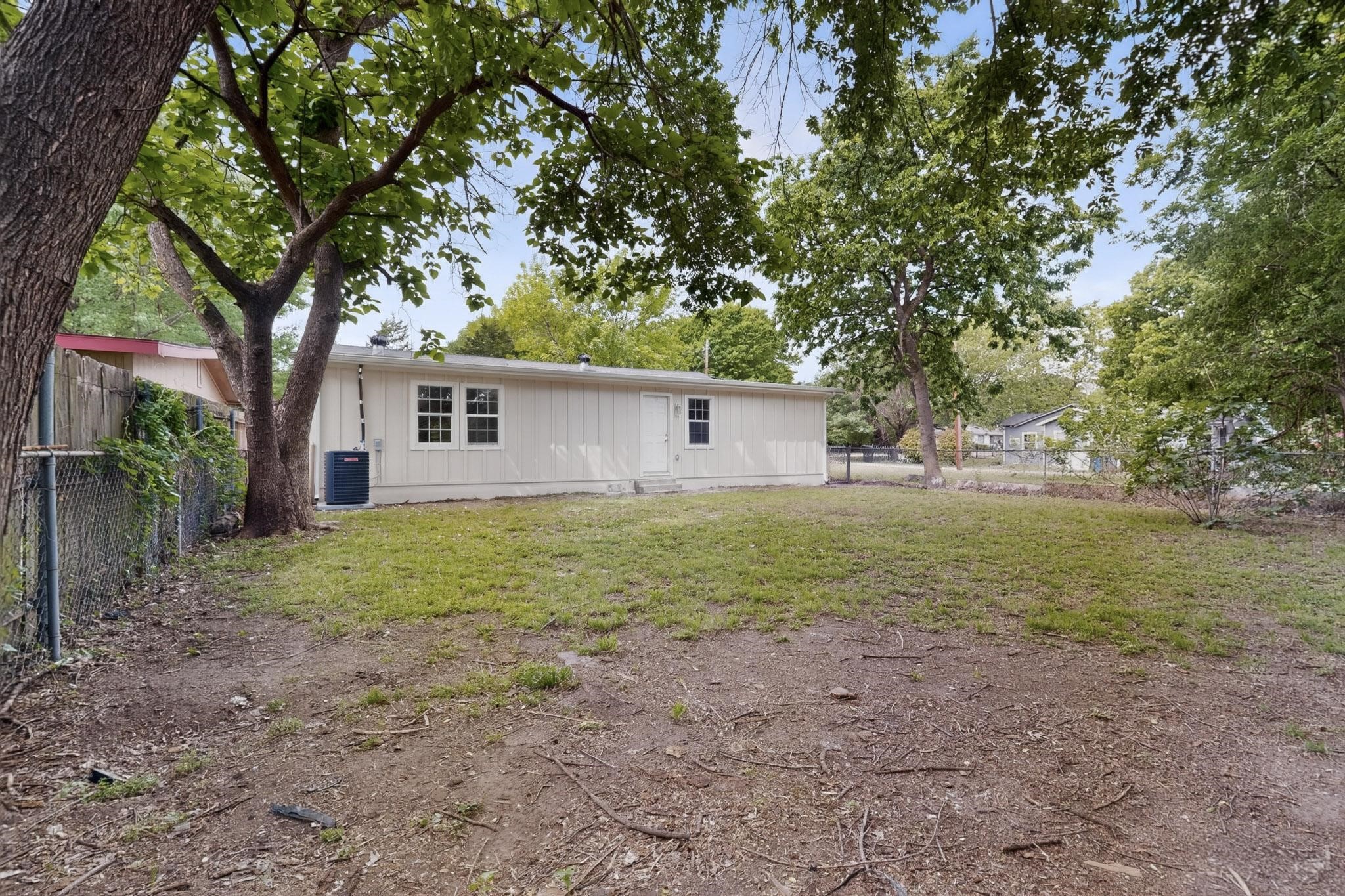 910 S Chatfield Street Ennis TX 75119