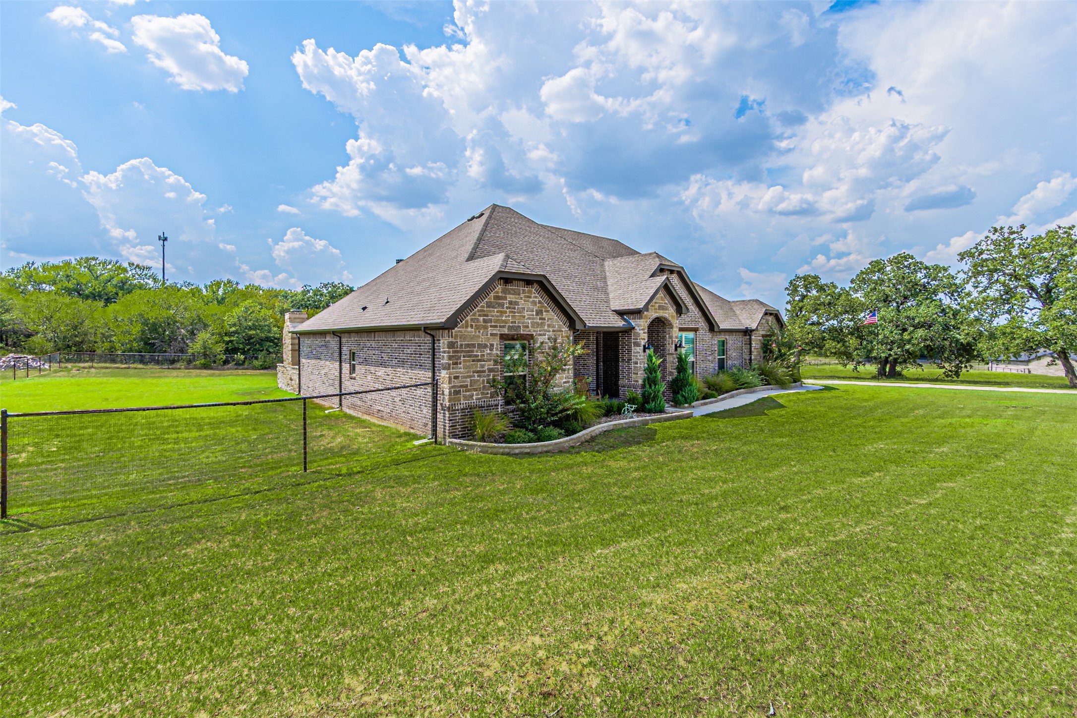 1009 Henry Way Springtown TX 76082