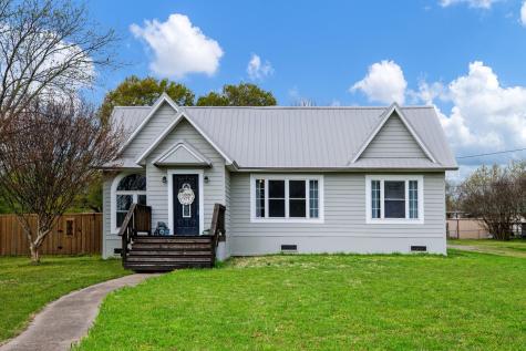 1901 Franklin Avenue Bonham TX 75418