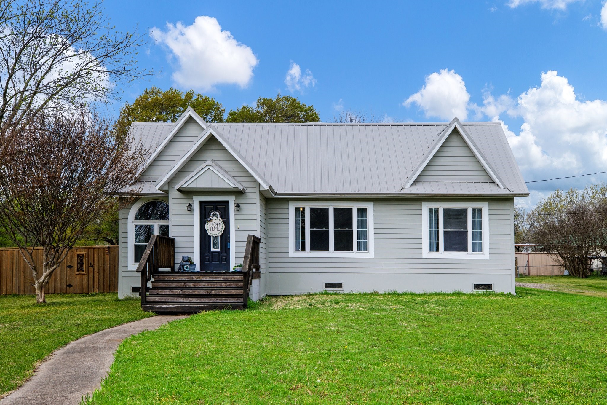 1901 Franklin Avenue Bonham TX 75418