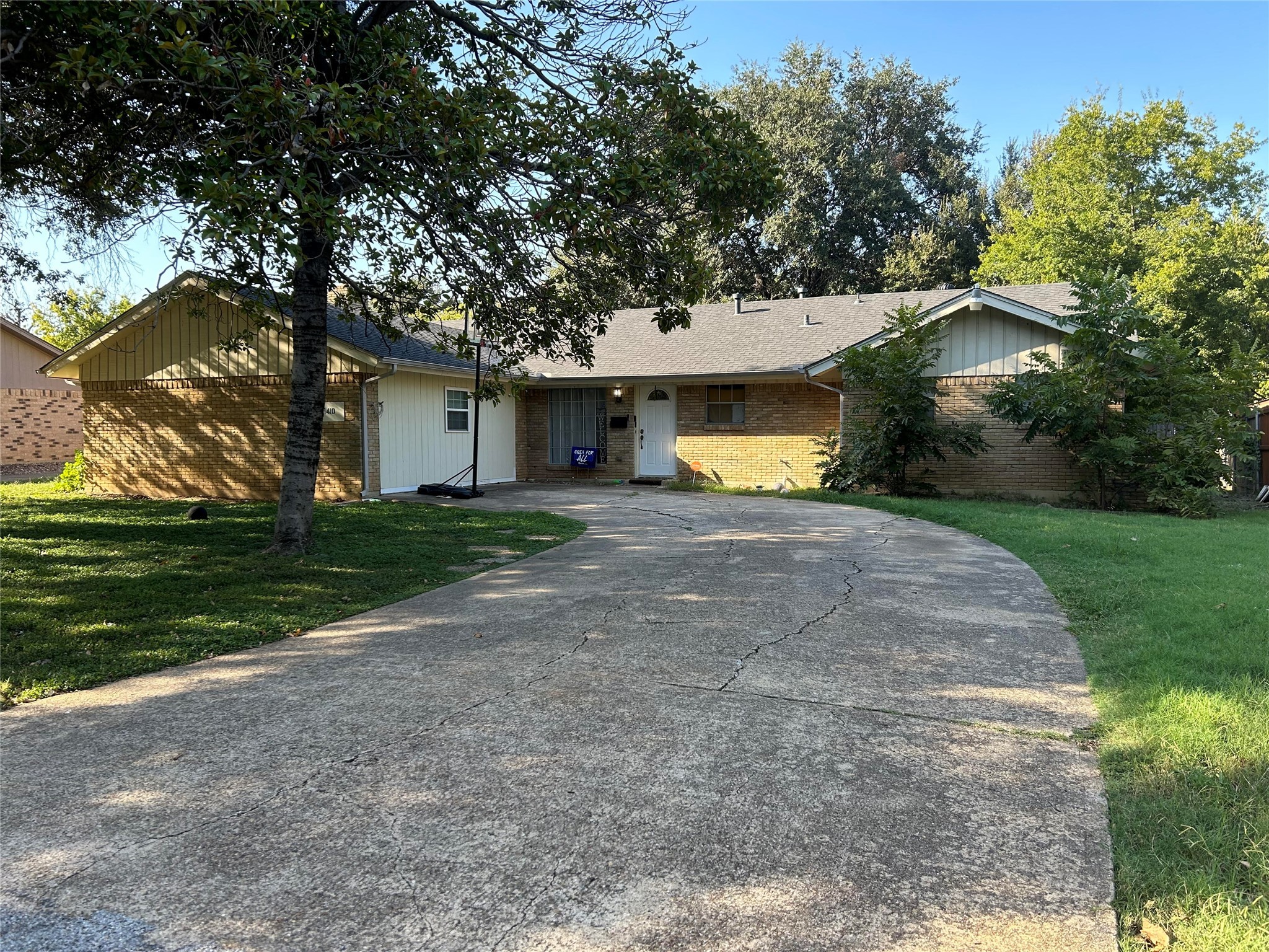 1410 Roman Road Grand Prairie TX 75050