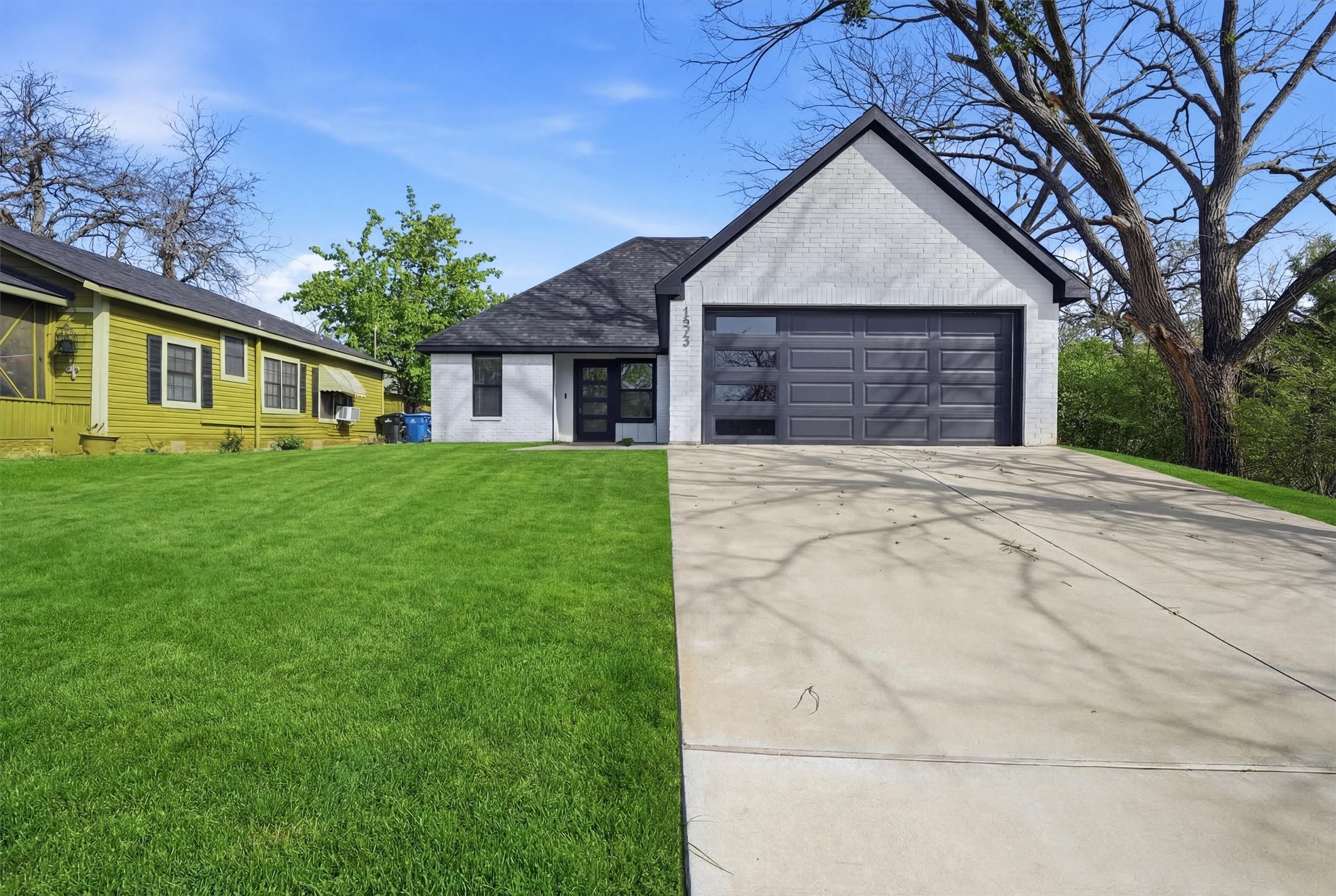 1523 W Bond Street Denison TX 75020
