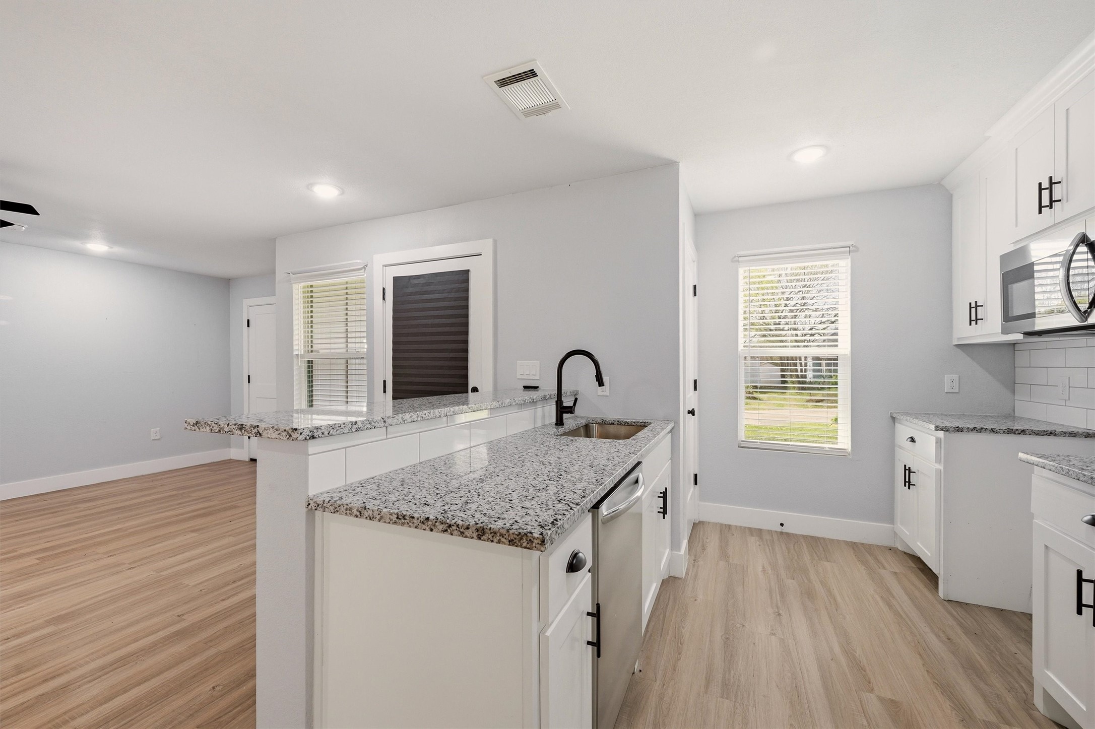1523 W Bond Street Denison TX 75020