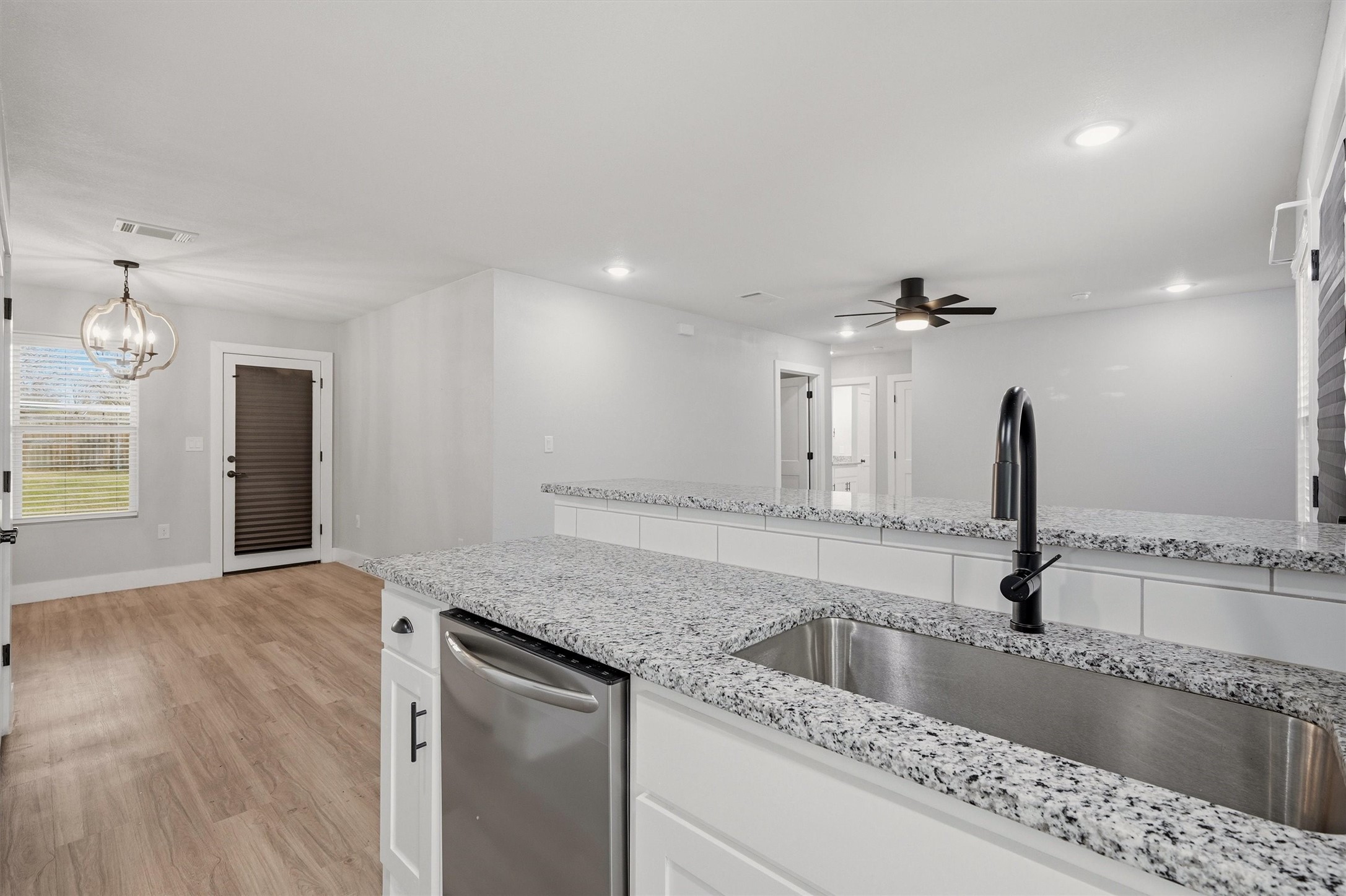 1523 W Bond Street Denison TX 75020