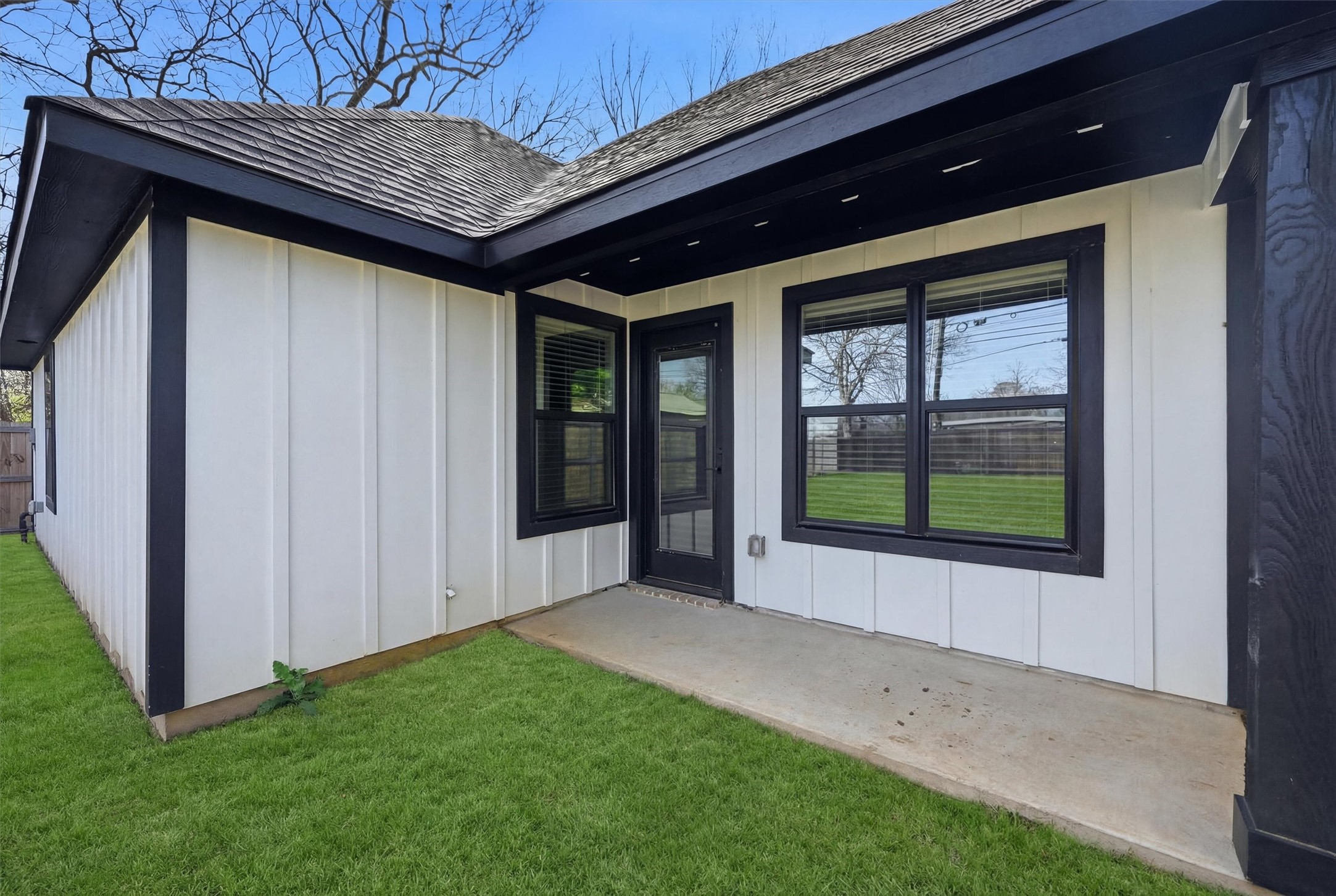 1523 W Bond Street Denison TX 75020