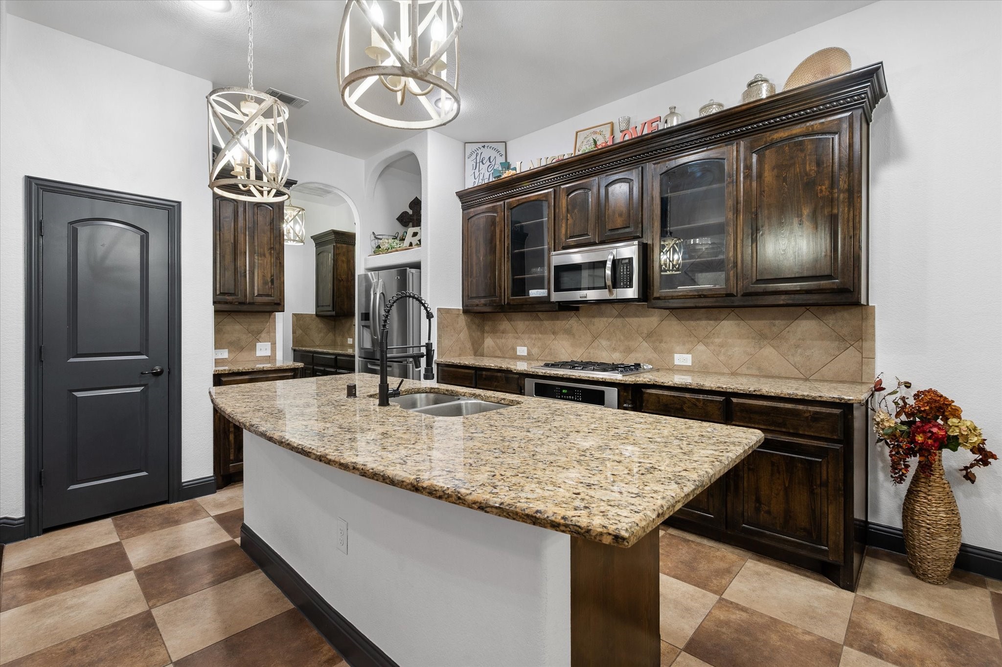 6876 Foghorn Lane Grand Prairie TX 75054