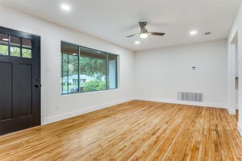 133 Mcgee Drive Fort Worth TX 76114
