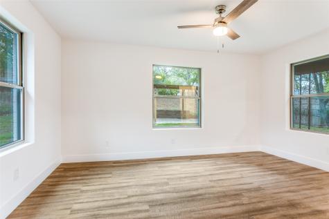 133 Mcgee Drive Fort Worth TX 76114
