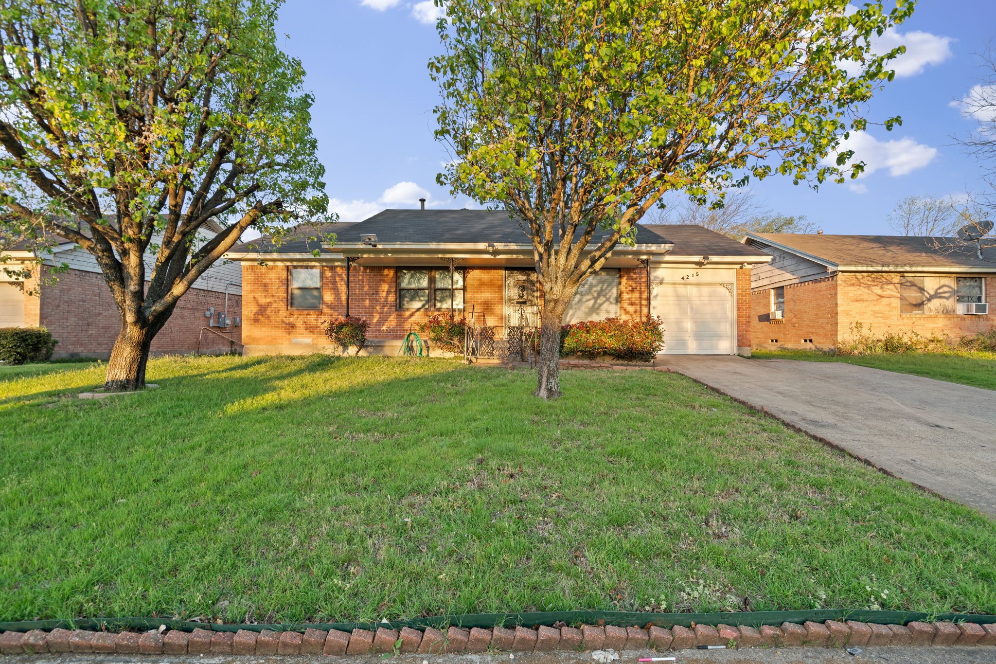 4215 Elk Horn Trail Dallas TX 75216