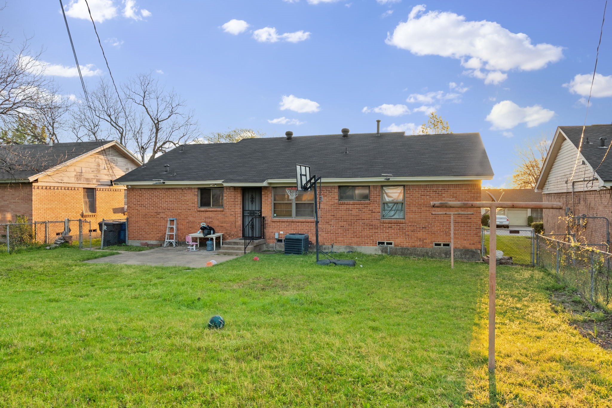 4215 Elk Horn Trail Dallas TX 75216