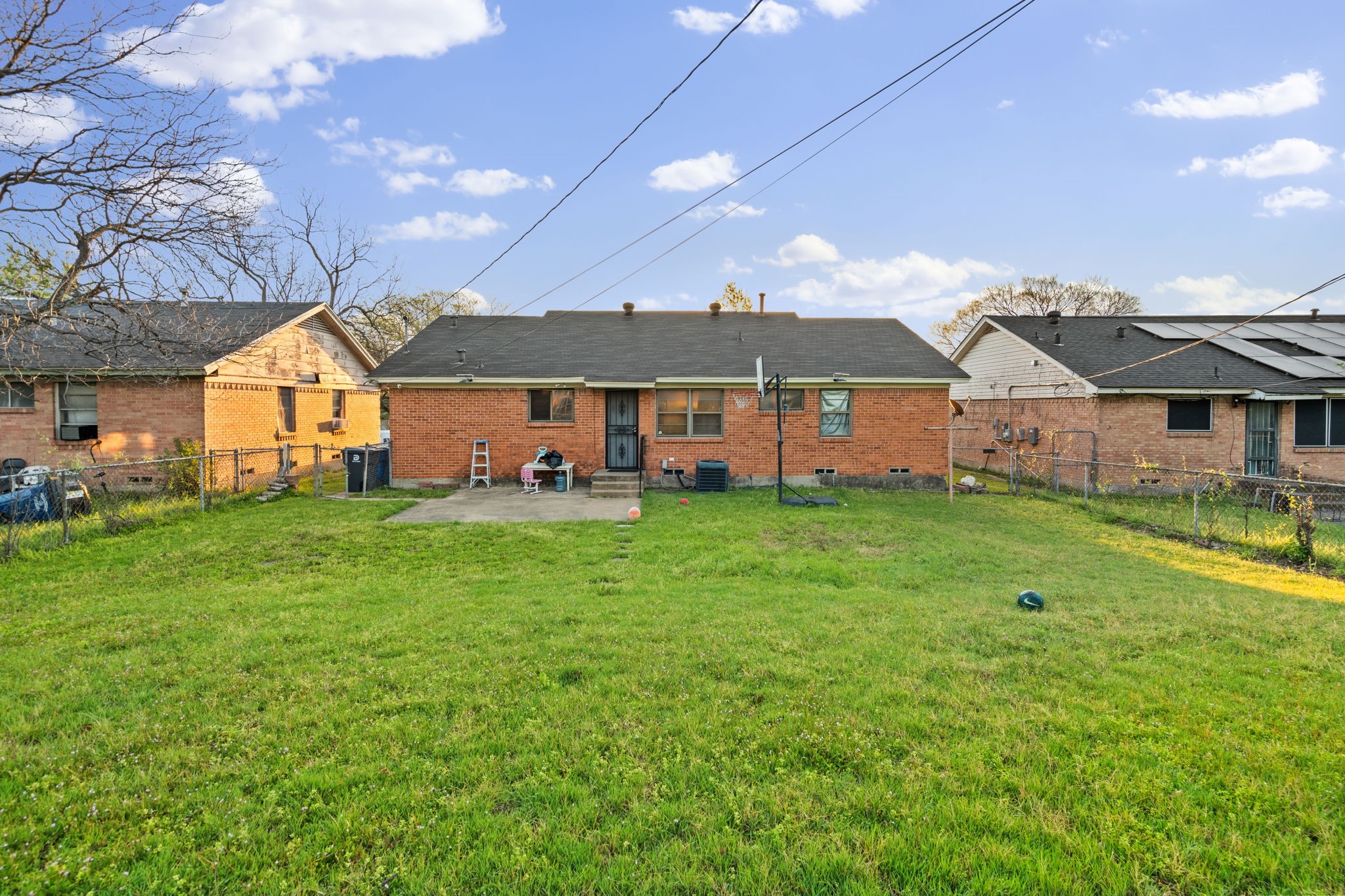 4215 Elk Horn Trail Dallas TX 75216