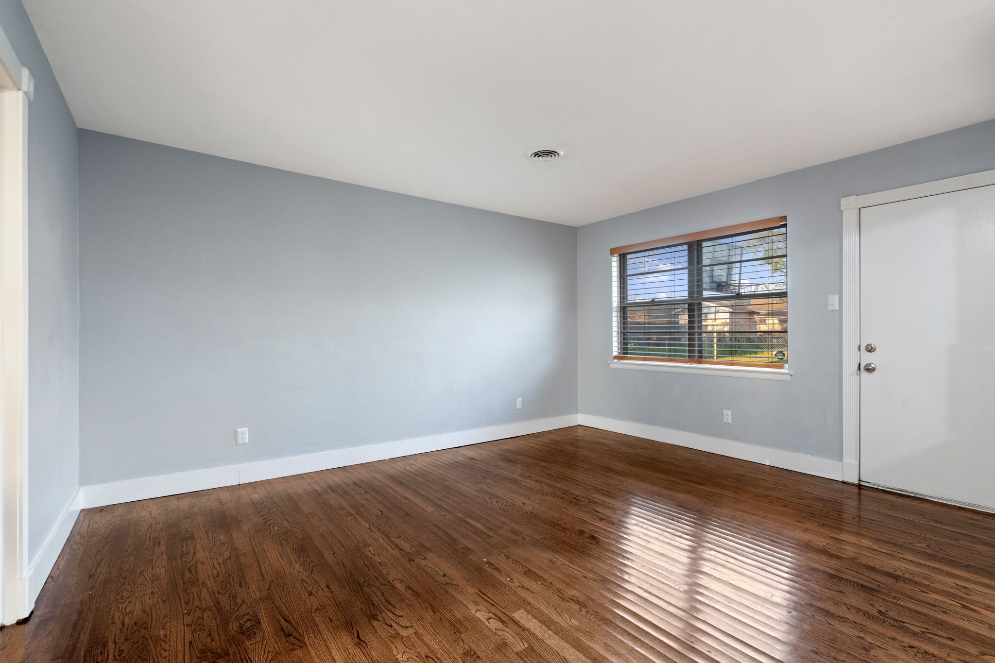 4215 Elk Horn Trail Dallas TX 75216