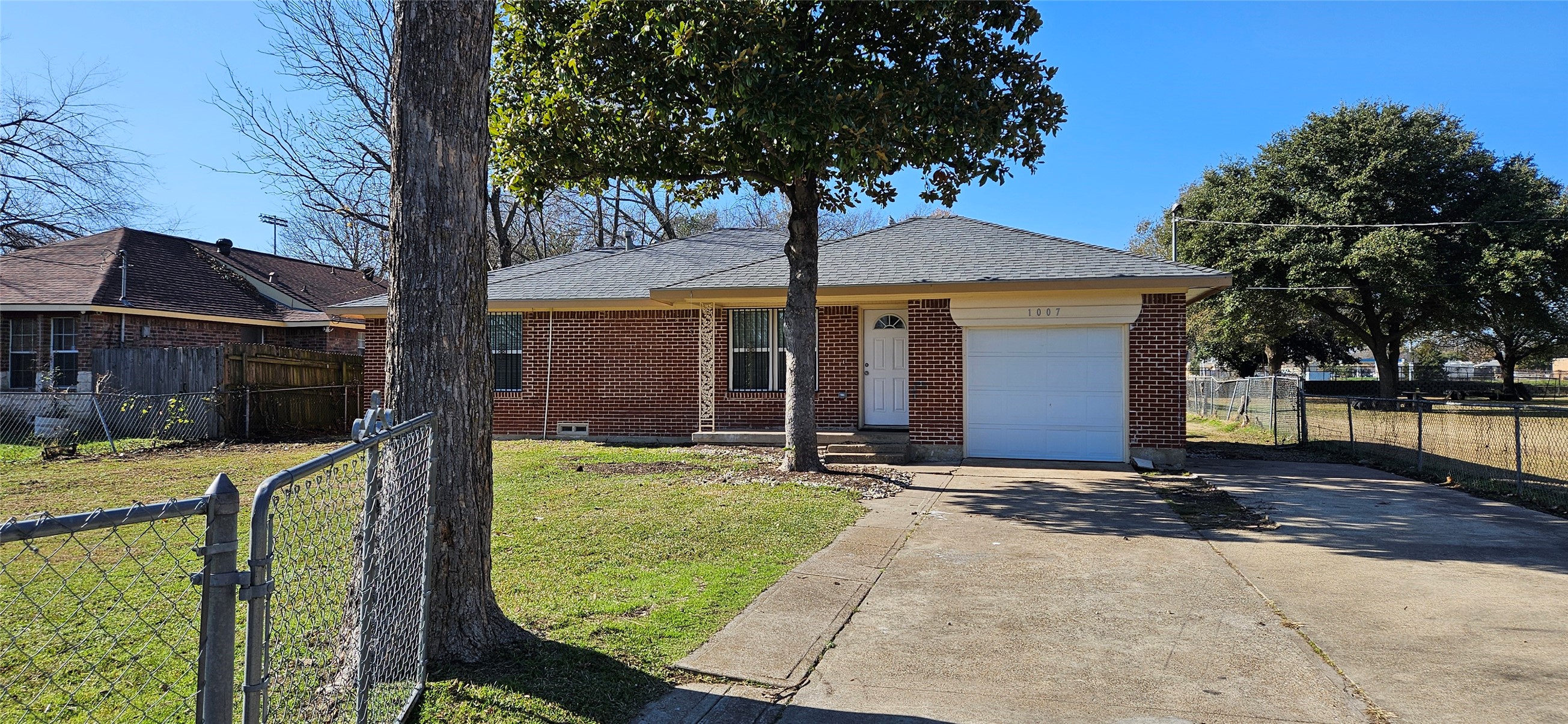 1007 Pleasant Drive Dallas TX 75217