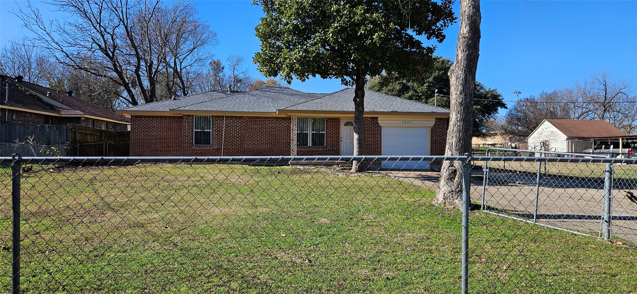1007 Pleasant Drive Dallas TX 75217