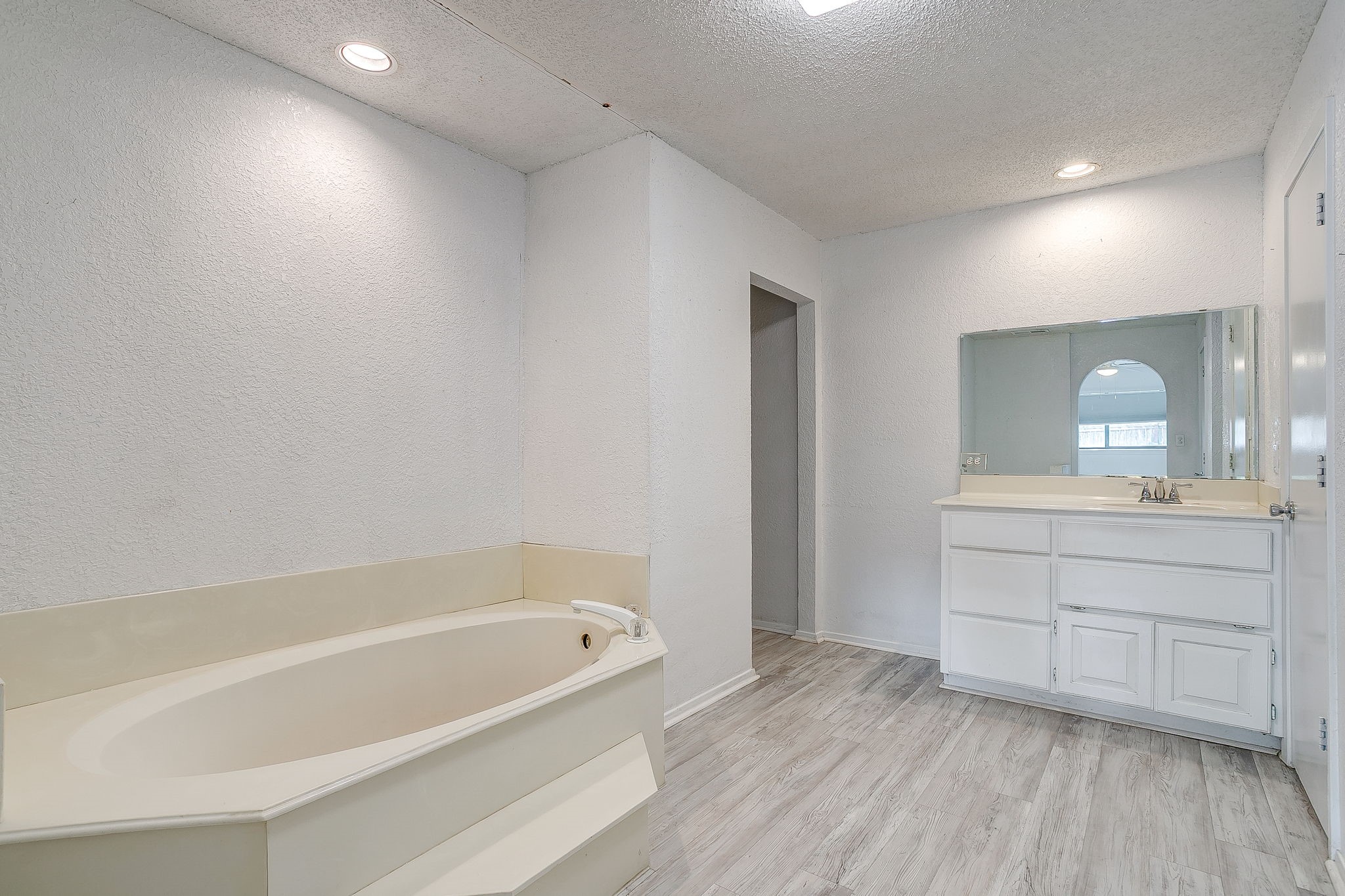 211 Cottonwood Street Weatherford TX 76086