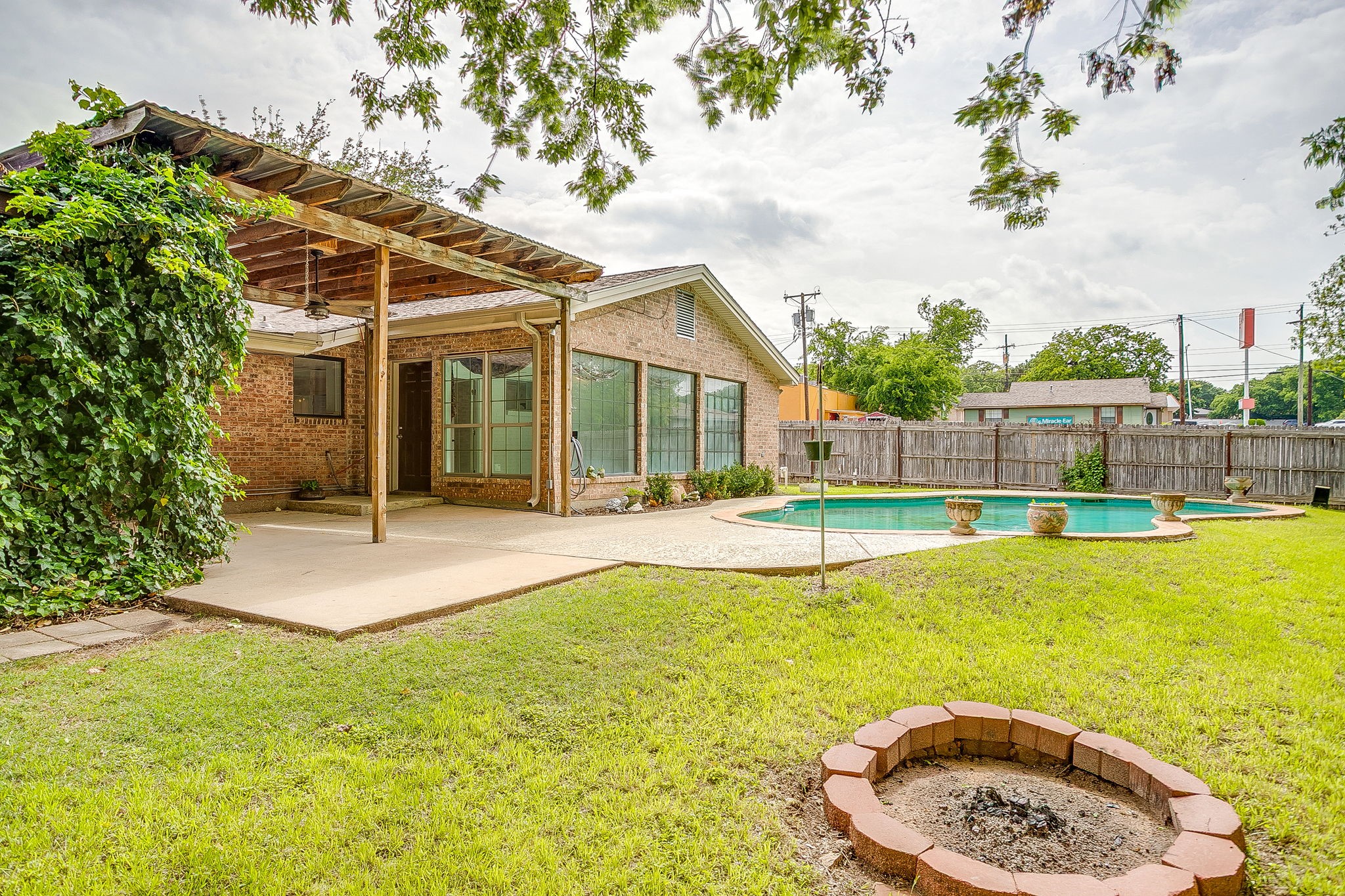 211 Cottonwood Street Weatherford TX 76086