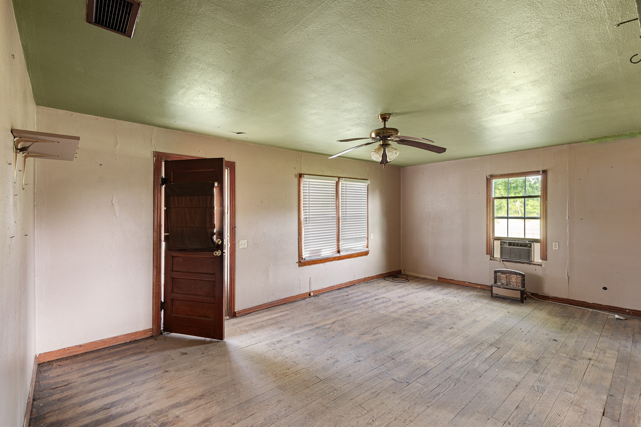 201 Proctor Lane Sunset TX 76270