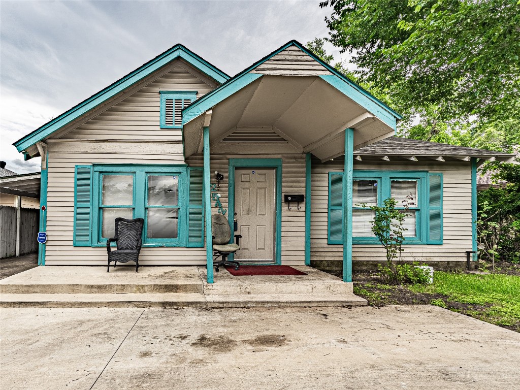 2542 Grafton Avenue Dallas TX 75211