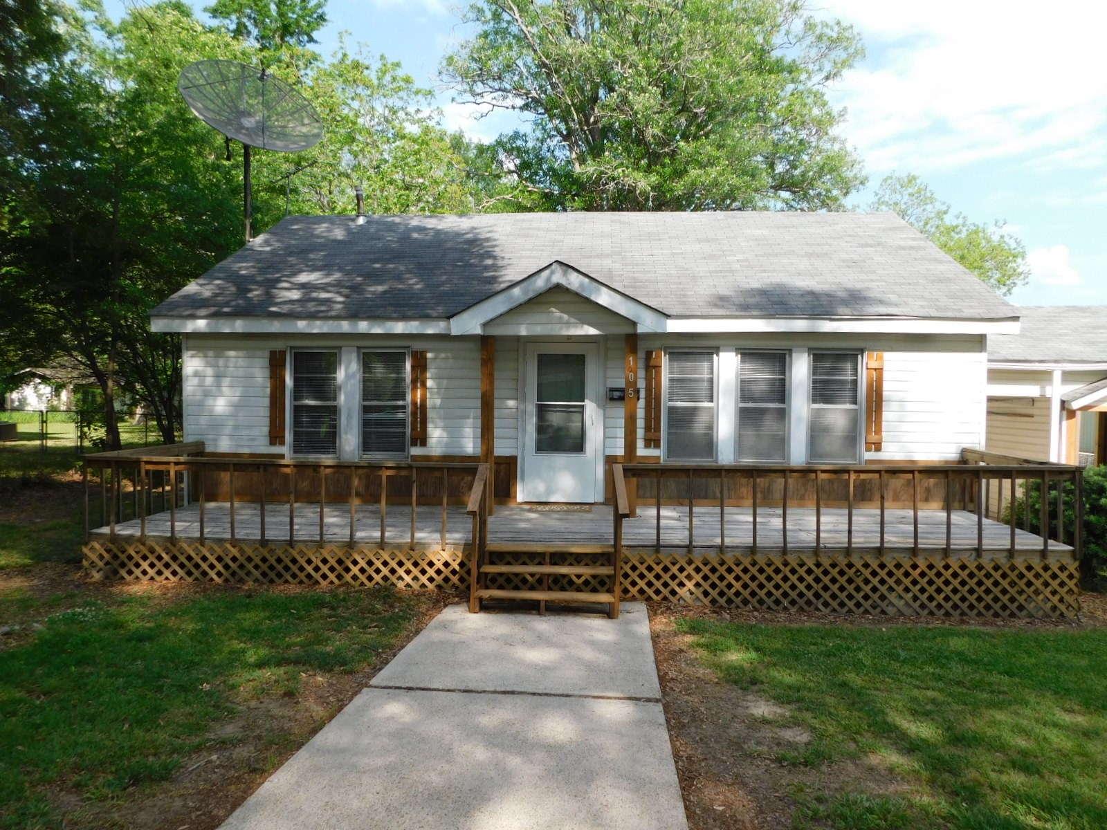 105 NW 2nd Springhill LA 71075
