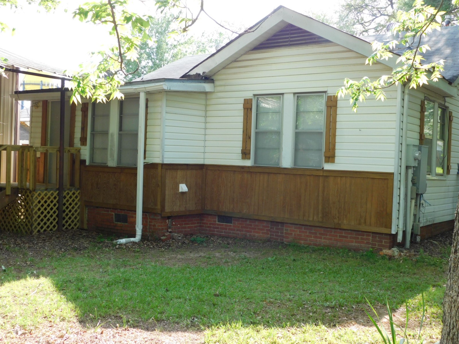105 NW 2nd Springhill LA 71075