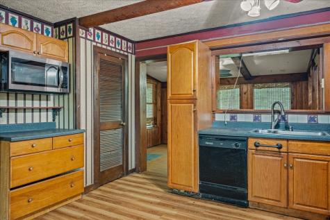 1879 County Road 3302 Greenville TX 75402