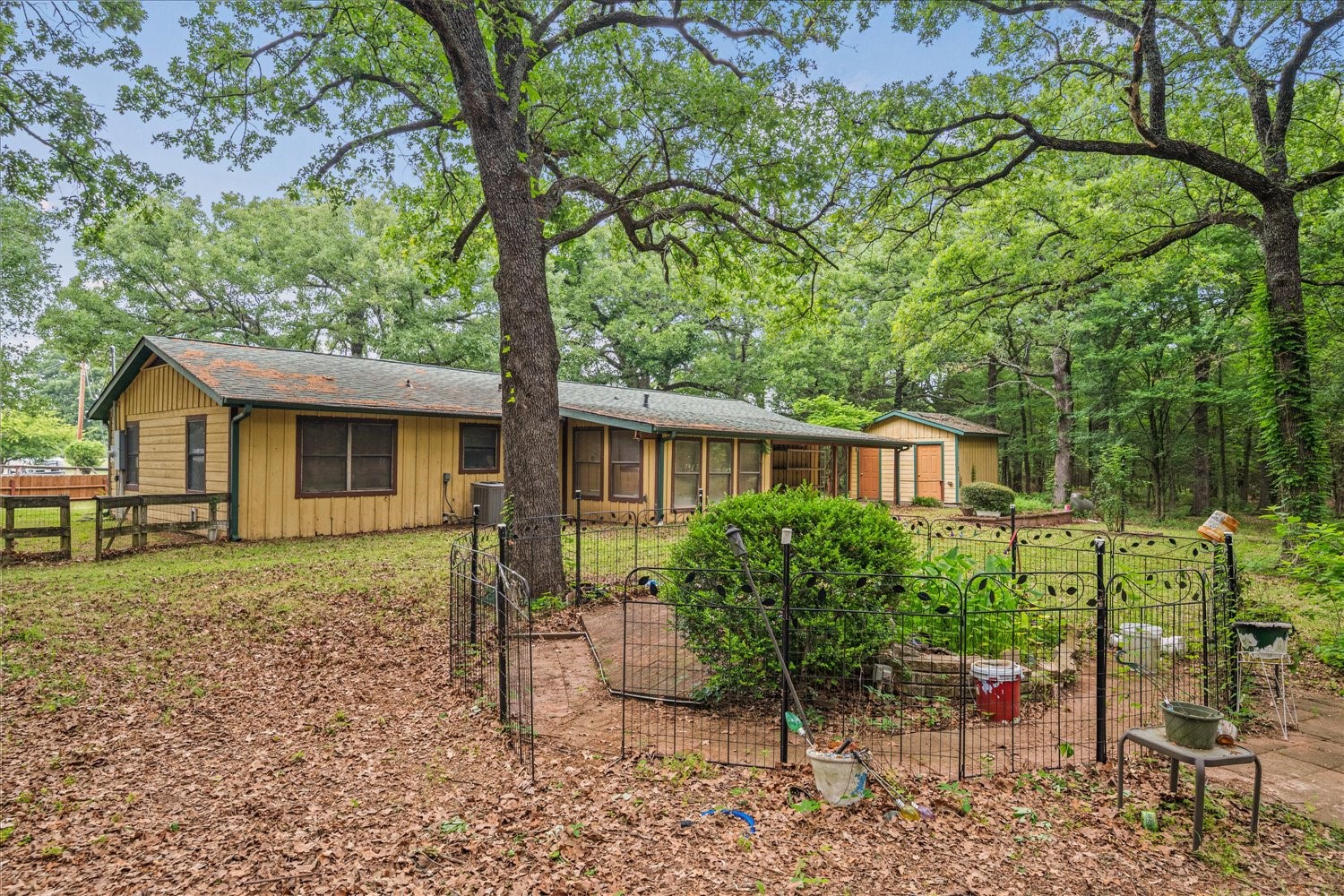 1879 County Road 3302 Greenville TX 75402