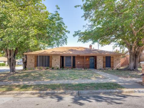 1717 Knoxville Drive Bedford TX 76022
