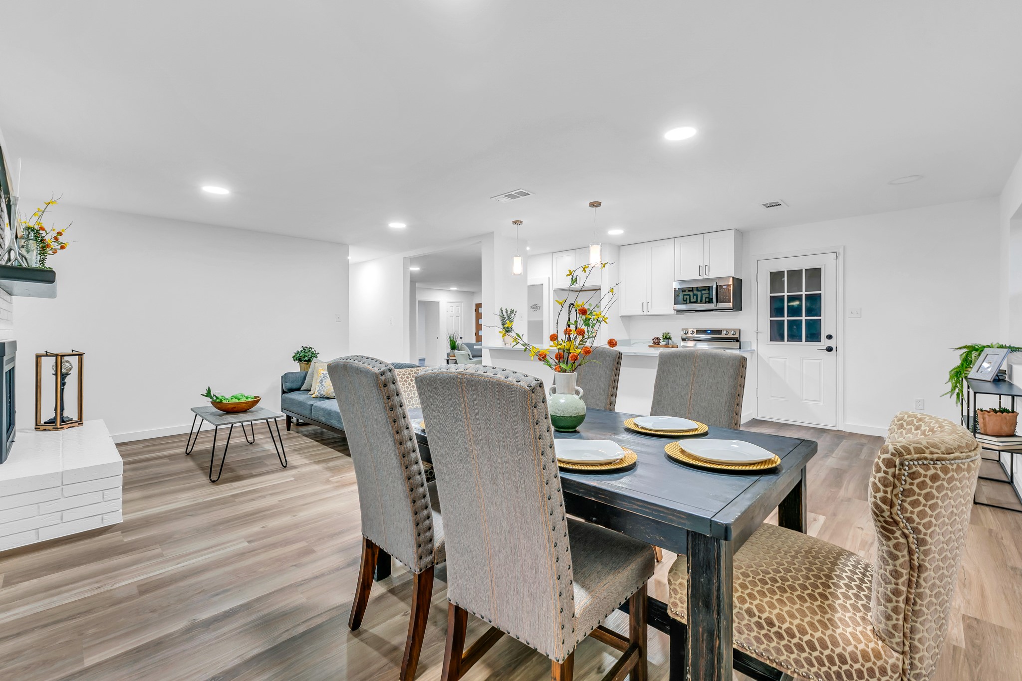 1701 Carla Avenue Arlington TX 76014