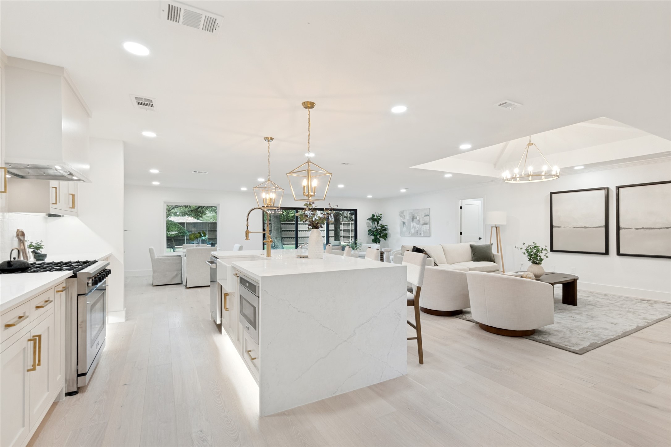 12151 Crestline Avenue Dallas TX 75244