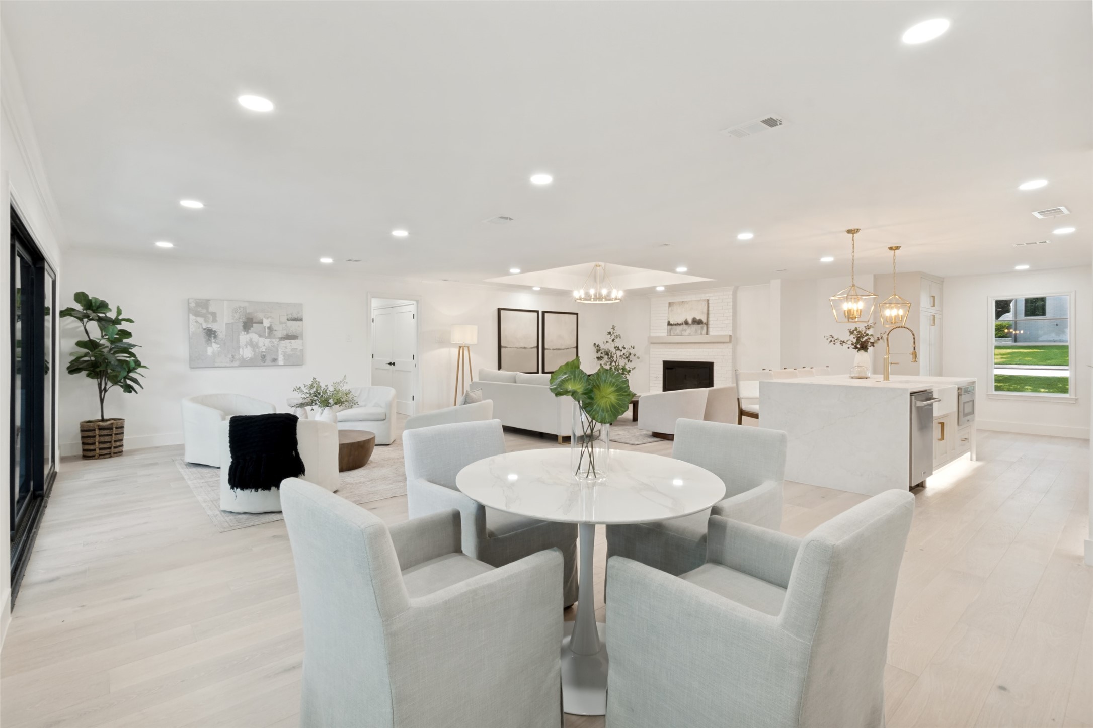 12151 Crestline Avenue Dallas TX 75244
