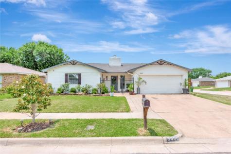 5300 Queenlily Court Arlington TX 76018