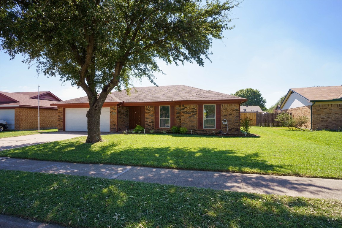 405 Greenway Drive Saginaw TX 76179