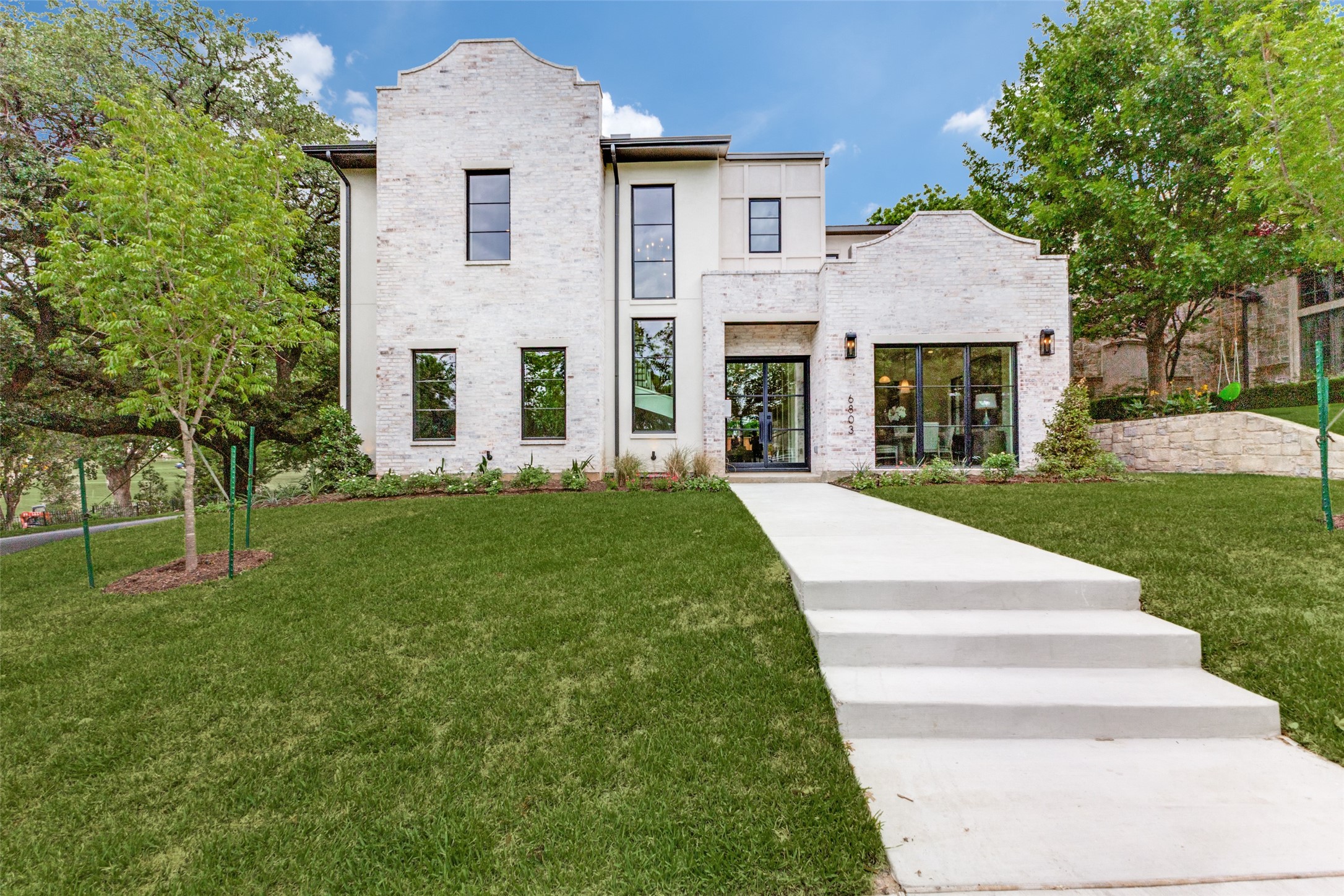 6803 Casa Loma Avenue Dallas TX 75214