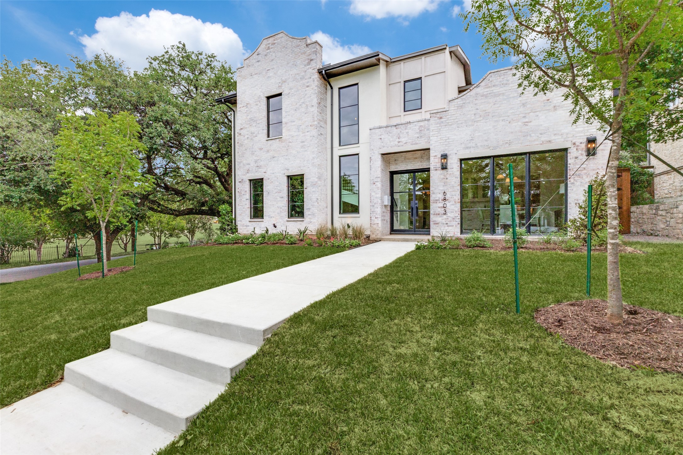 6803 Casa Loma Avenue Dallas TX 75214