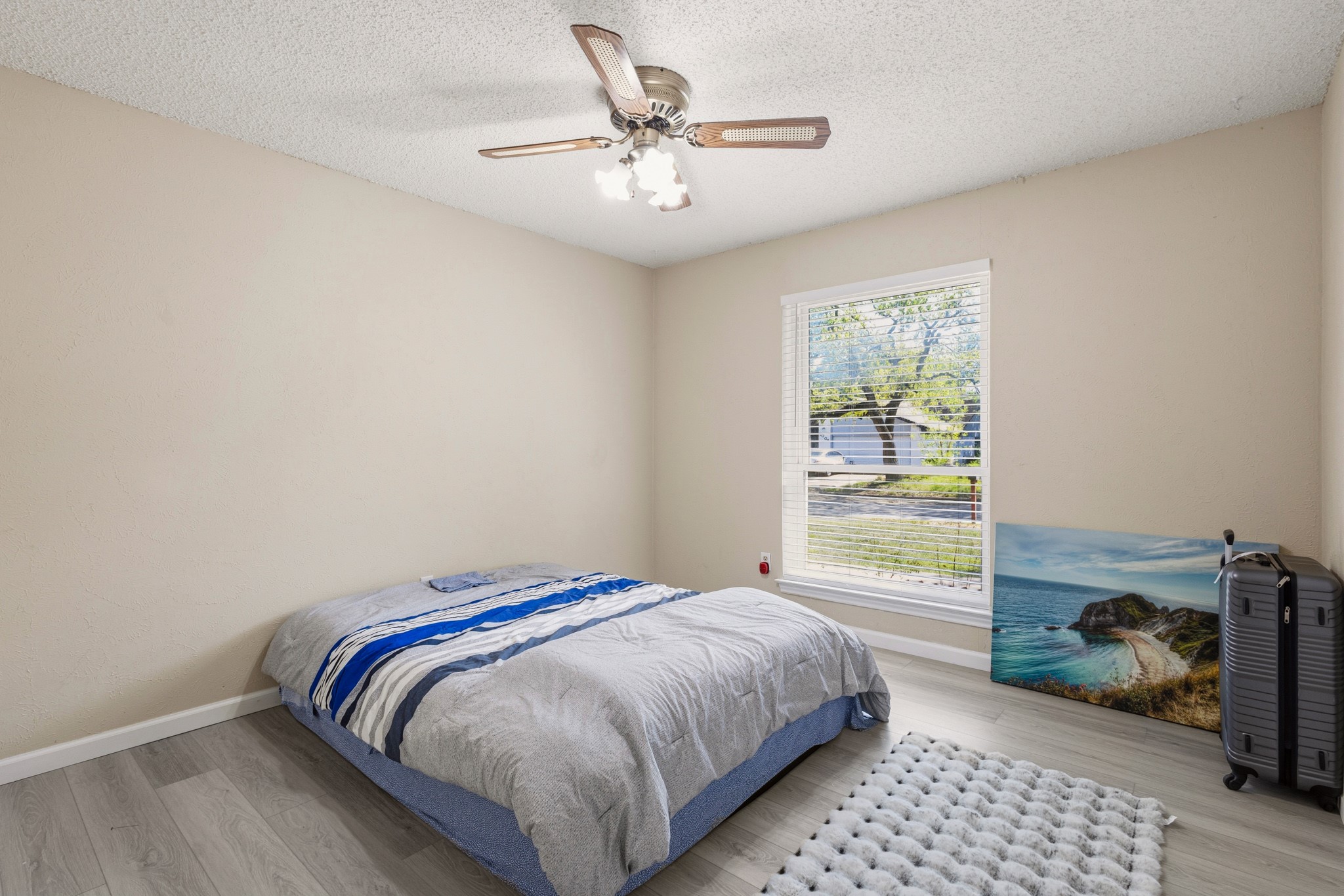 2011 Bay Oaks Drive Arlington TX 76012