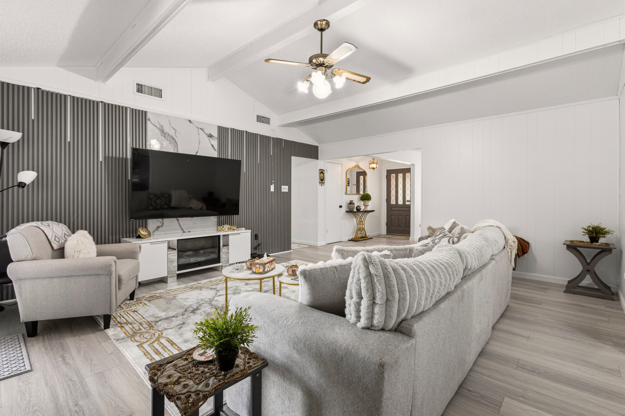 2011 Bay Oaks Drive Arlington TX 76012
