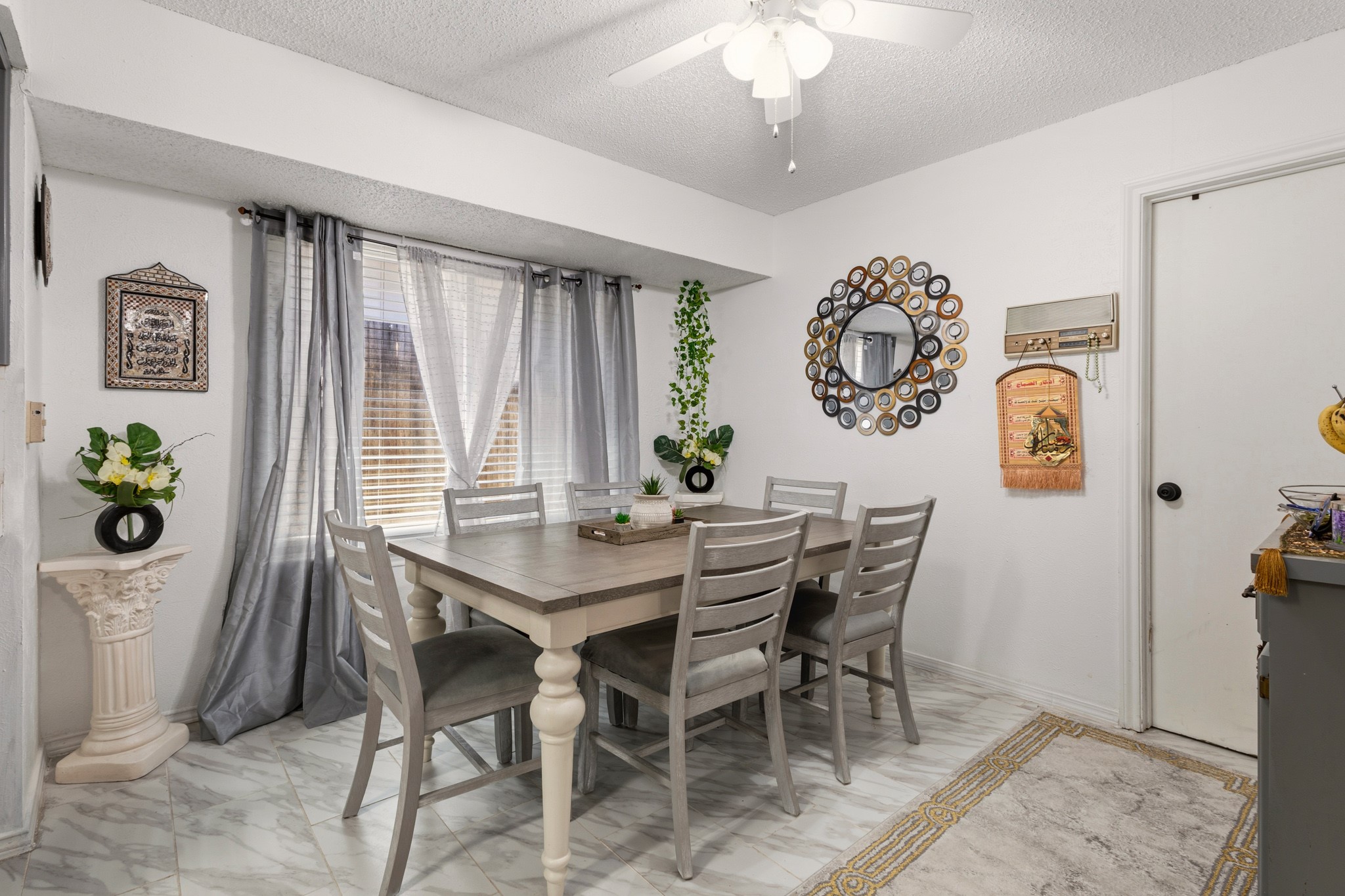 2011 Bay Oaks Drive Arlington TX 76012