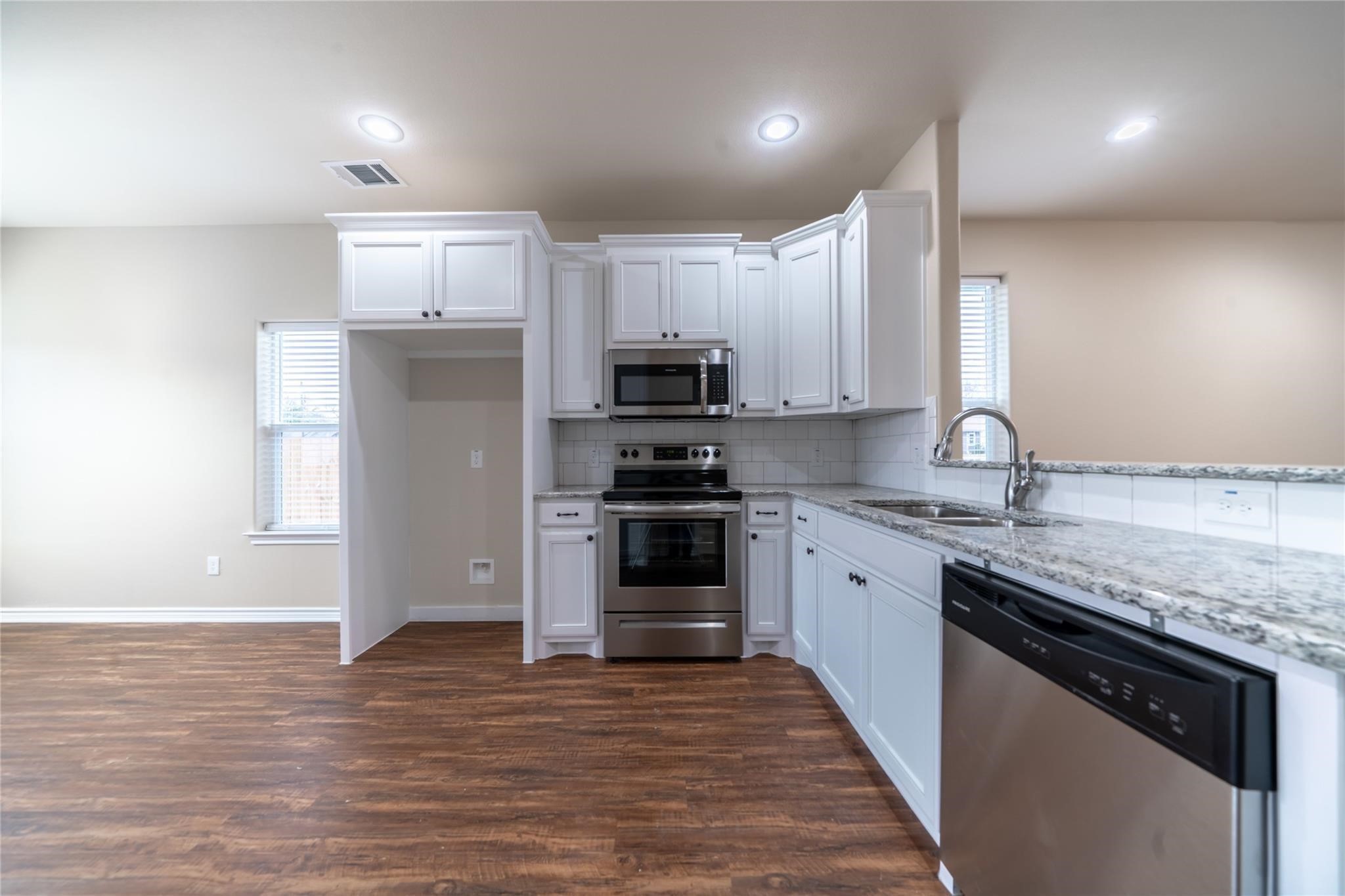 1030 W Gandy Street Denison TX 75020