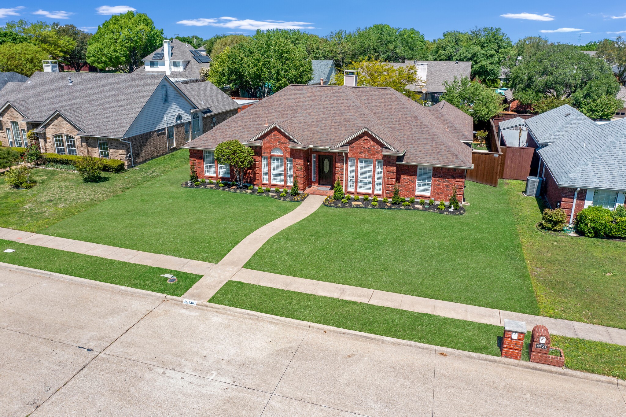 1301 Cardigan Street Garland TX 75040