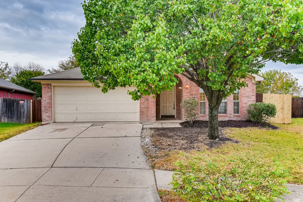 6302 Stoneford Court Arlington TX 76001