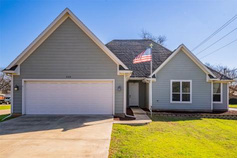 500 N Travis Street Granbury TX 76048