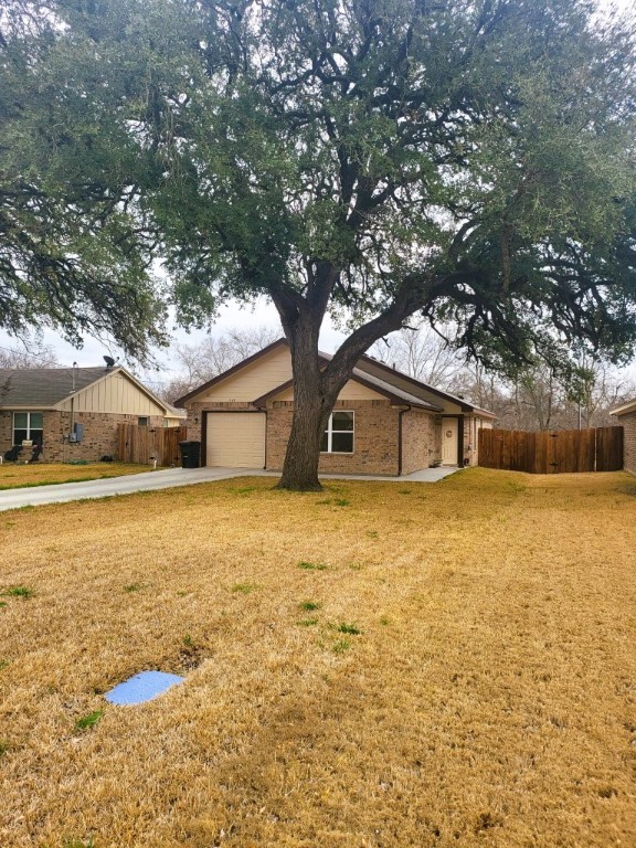 906 E Avenue B Lampasas TX 76550
