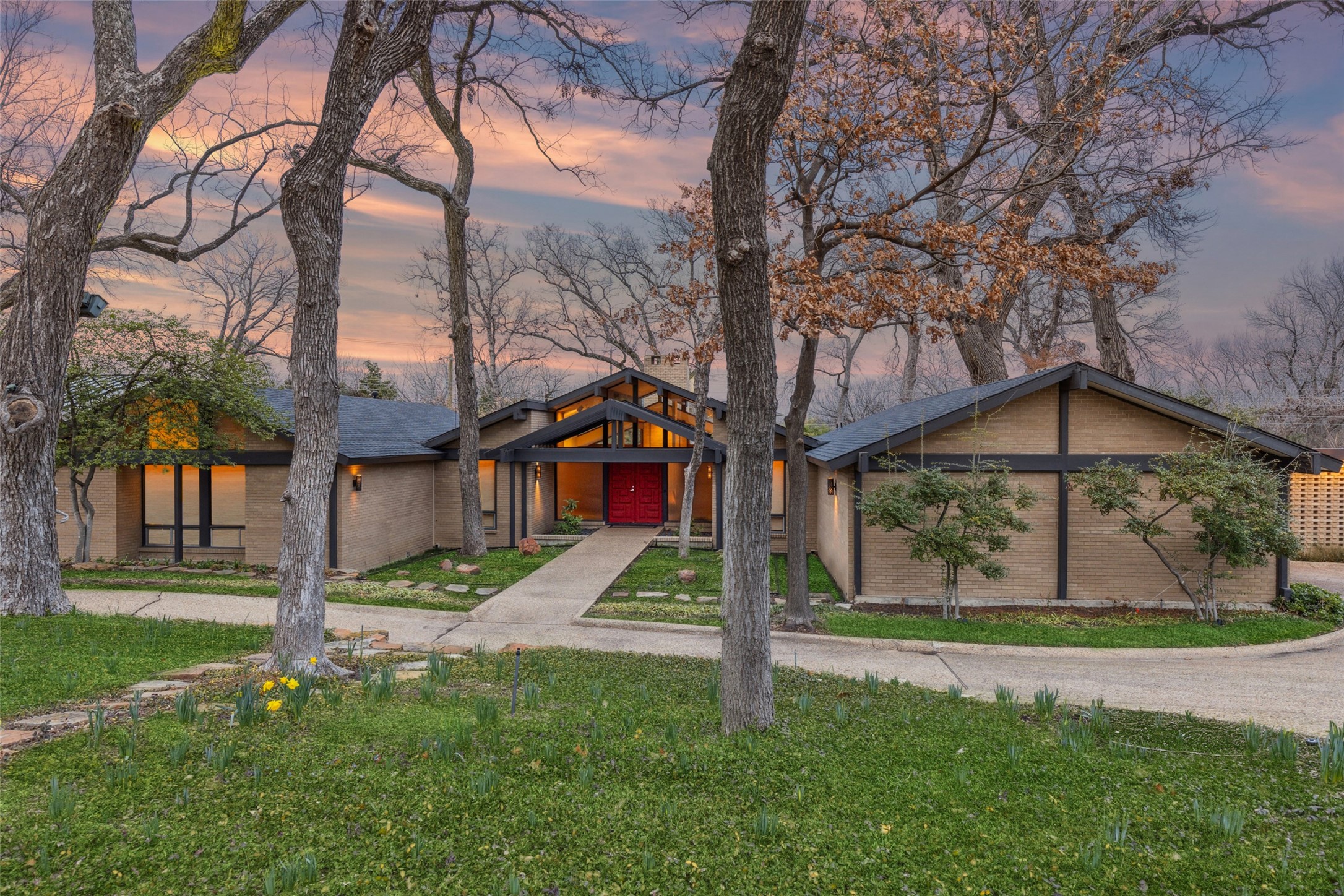 13958 Hughes Lane Dallas TX 75240
