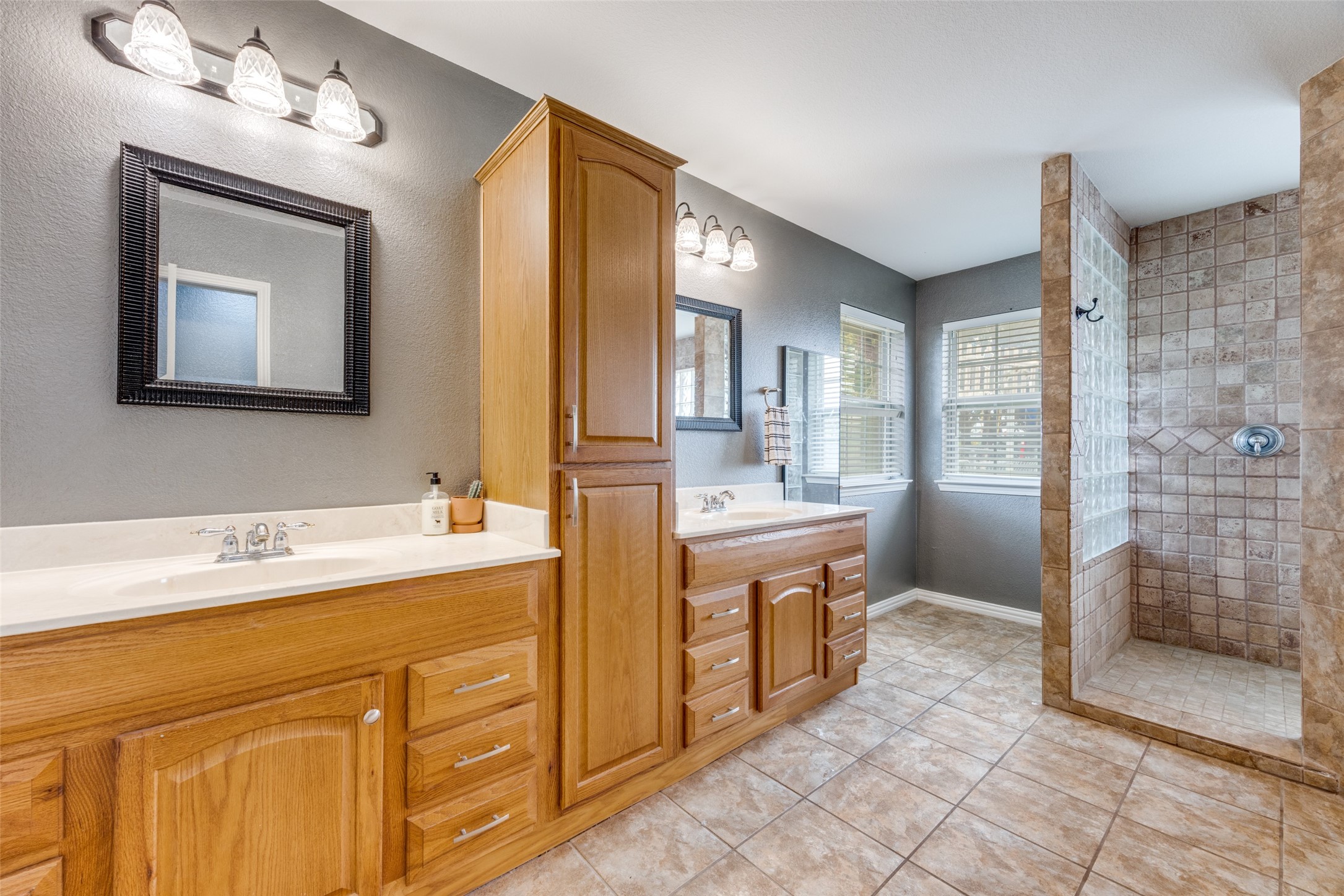 171 Chestnut Road Whitewright TX 75491